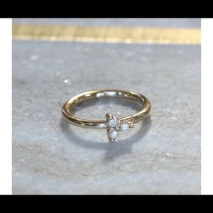 BVLA Tri-prong Diamond ring (outward facing)